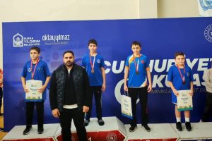 Bursada Güreşçilerimizden Madalya Yağmuru