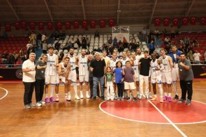 DEV ADAMLARIMIZ EVİMİZDE FARKLI