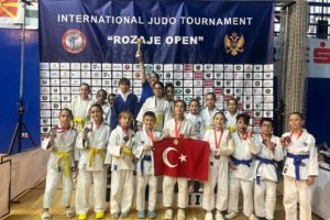 Judocularımızdan Karadağ'dan Madalyalar İle Dönüyor