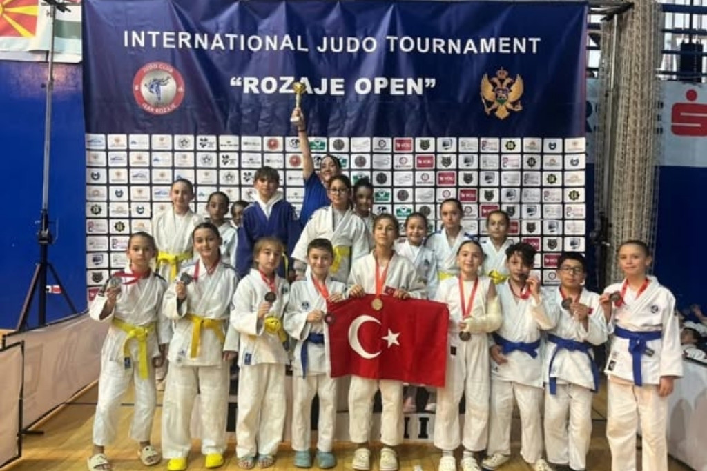 Judocularımızdan Karadağ'dan Madalyalar İle Dönüyor