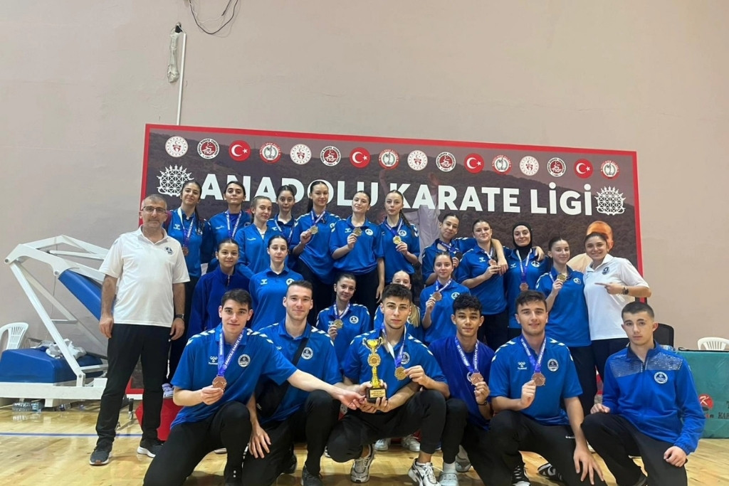 Karatecilerimizden 30 Madalya